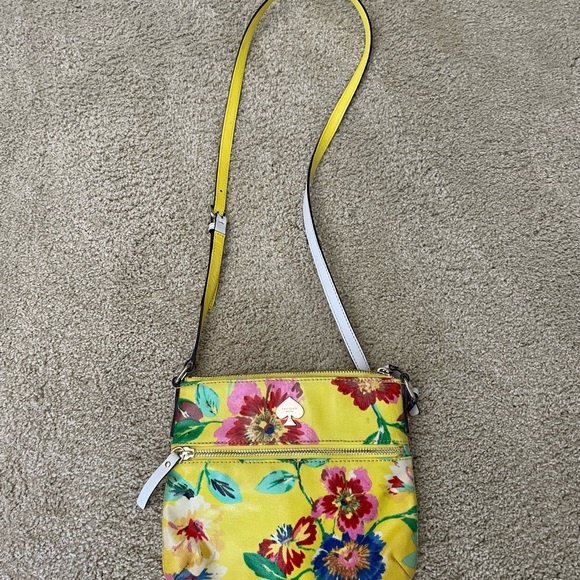 Floral Kate spade crossbody purse 💐 - Picture 2 of 7